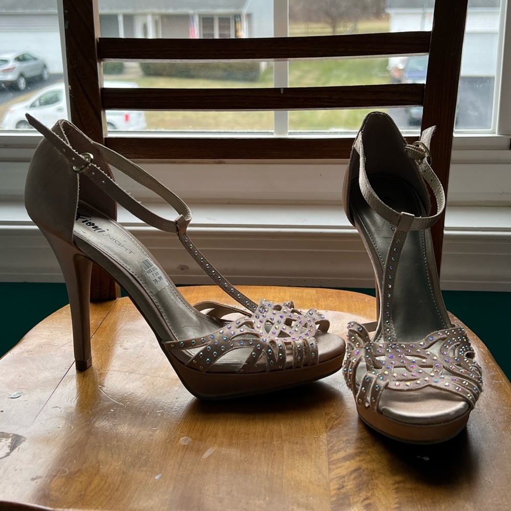 Lightly worn Fioni night heels.